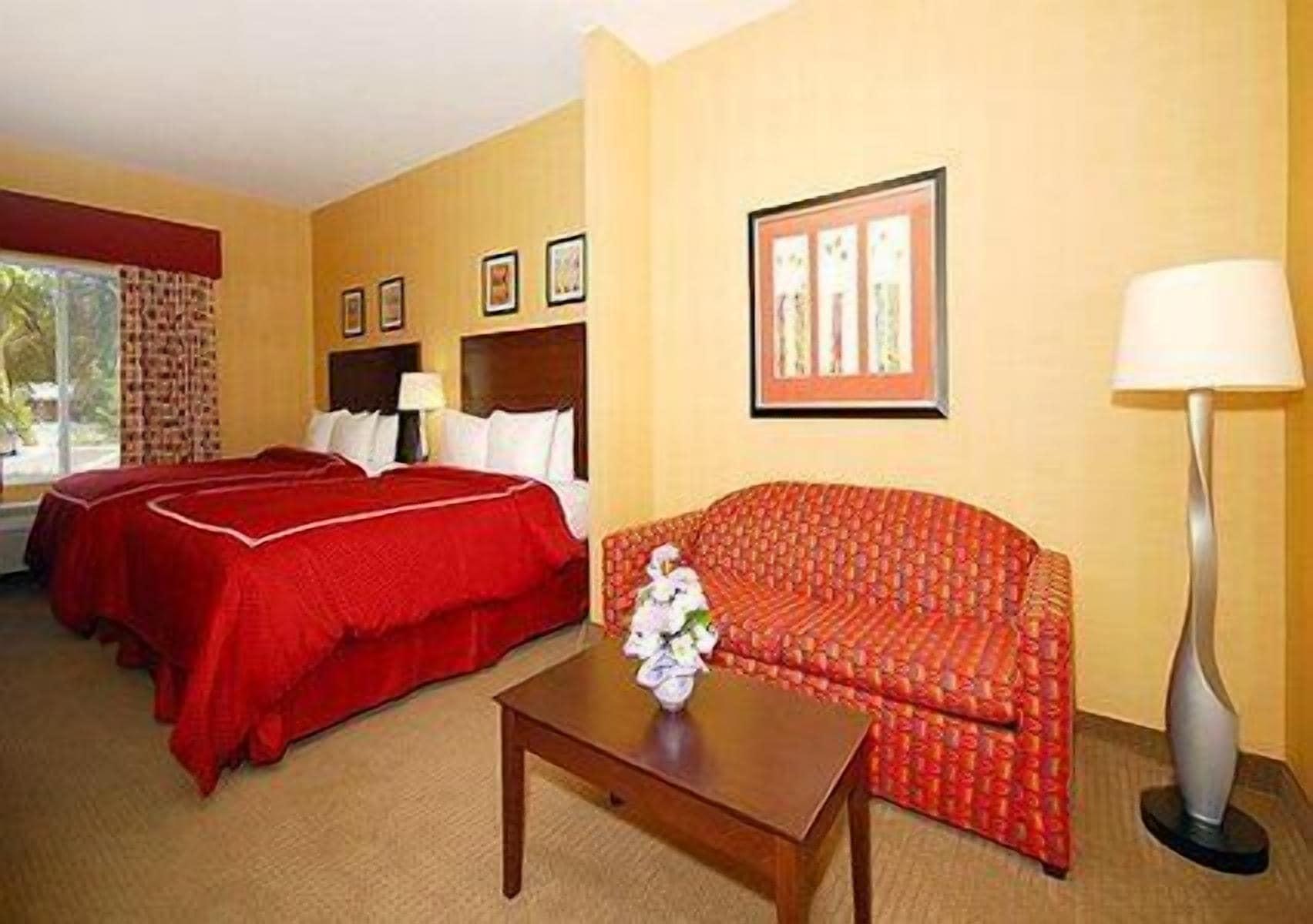 Quality Suites Стратфорд Екстер'єр фото