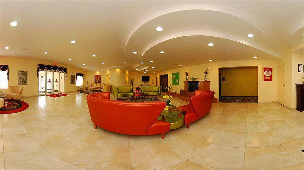 Quality Suites Стратфорд Екстер'єр фото